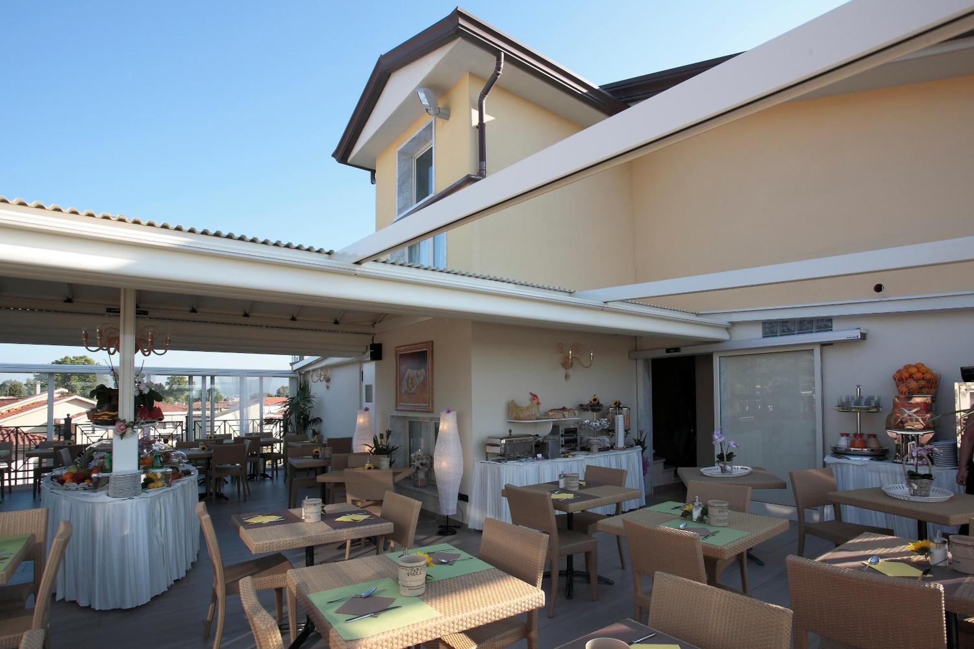 Hotel Luna 3*