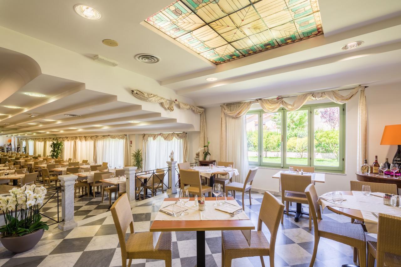Luna Hotel 3*